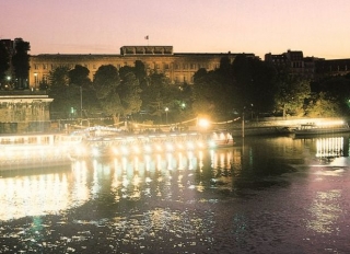 Vedettes du Pont Neuf a Paris